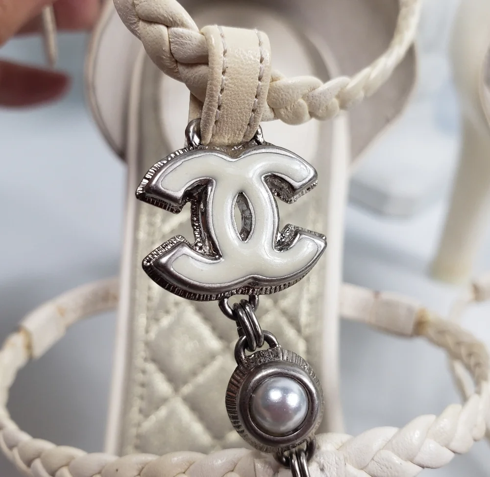 CHANEL 💋in excellent